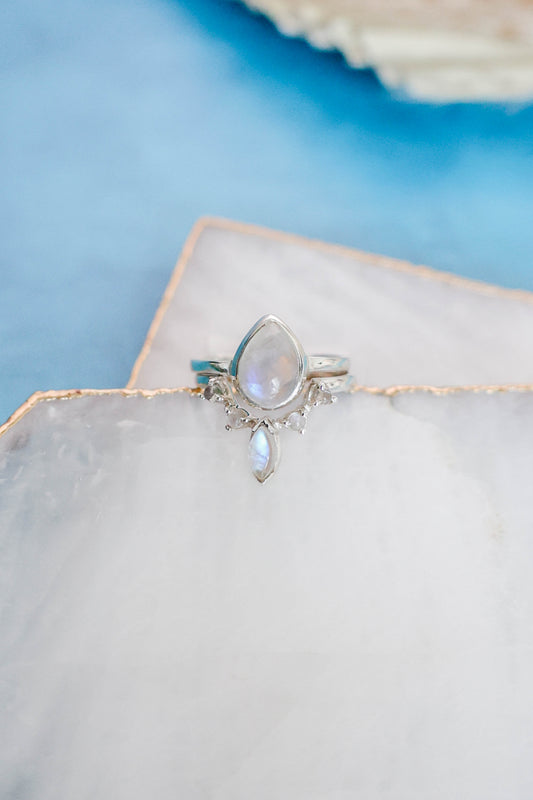 Golden Set Moonstone - Silver