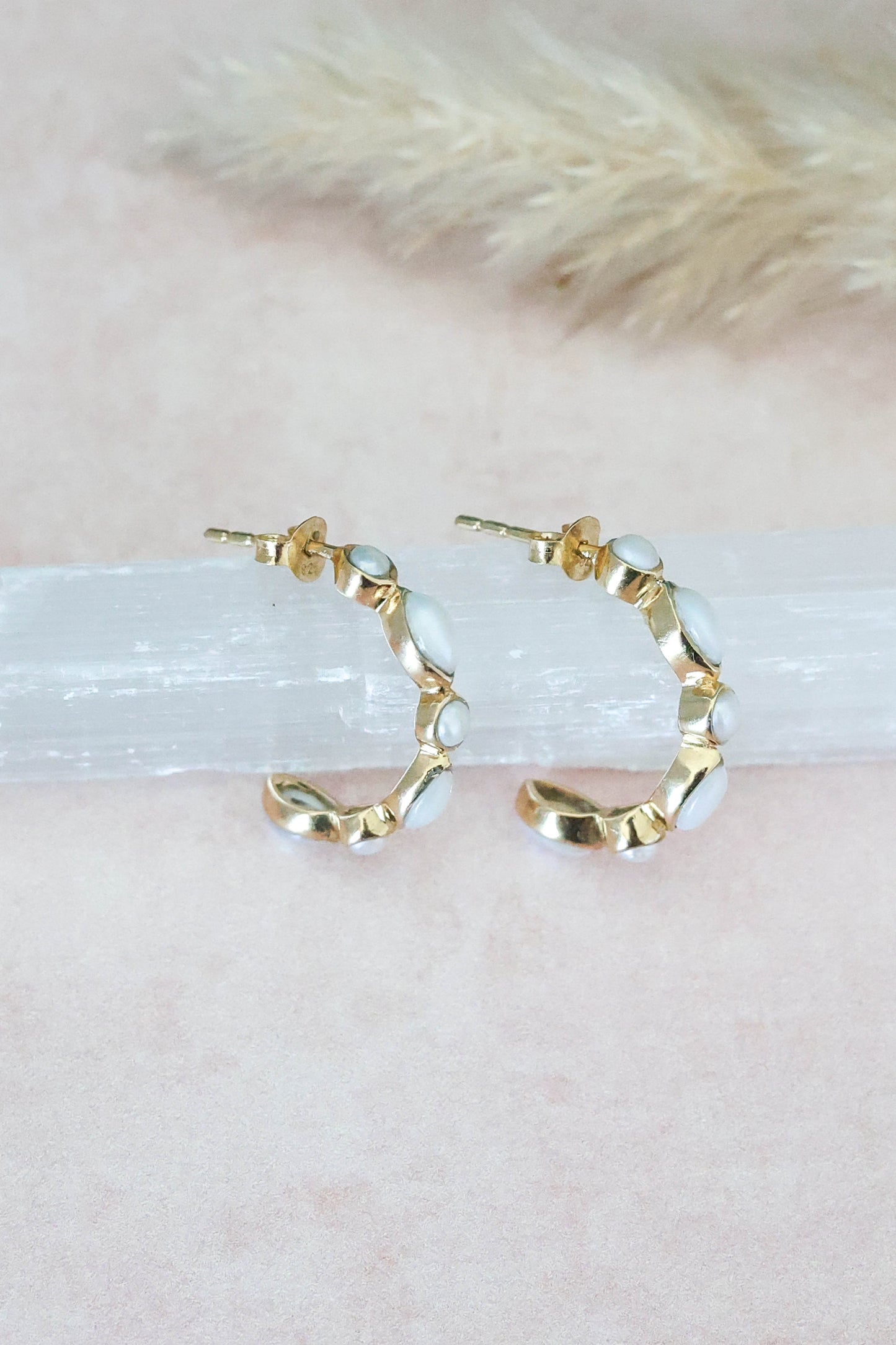 Olivia Earrings Pearl - Gold