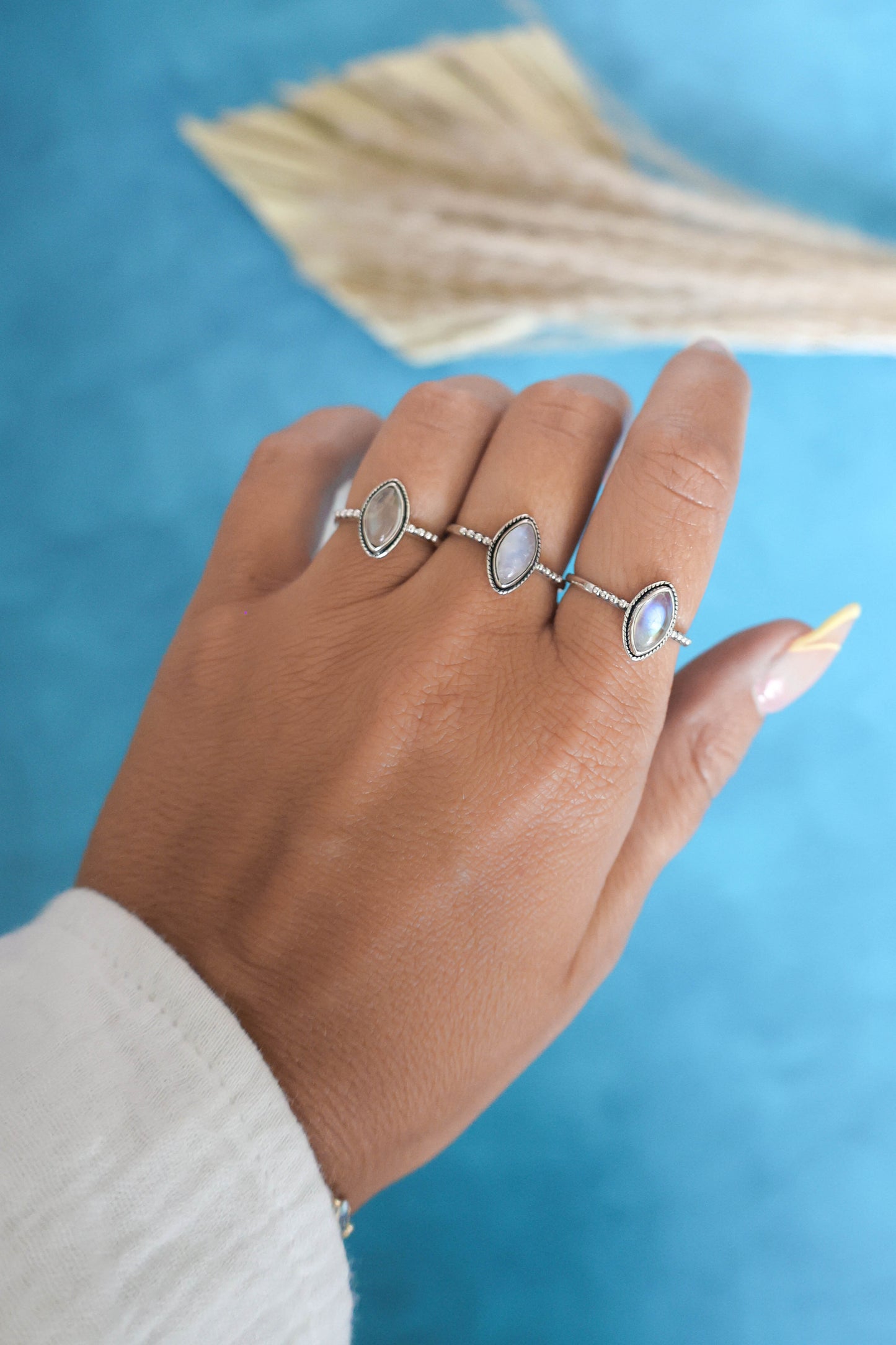 Sanora Ring Rainbow Moonstone - Silver