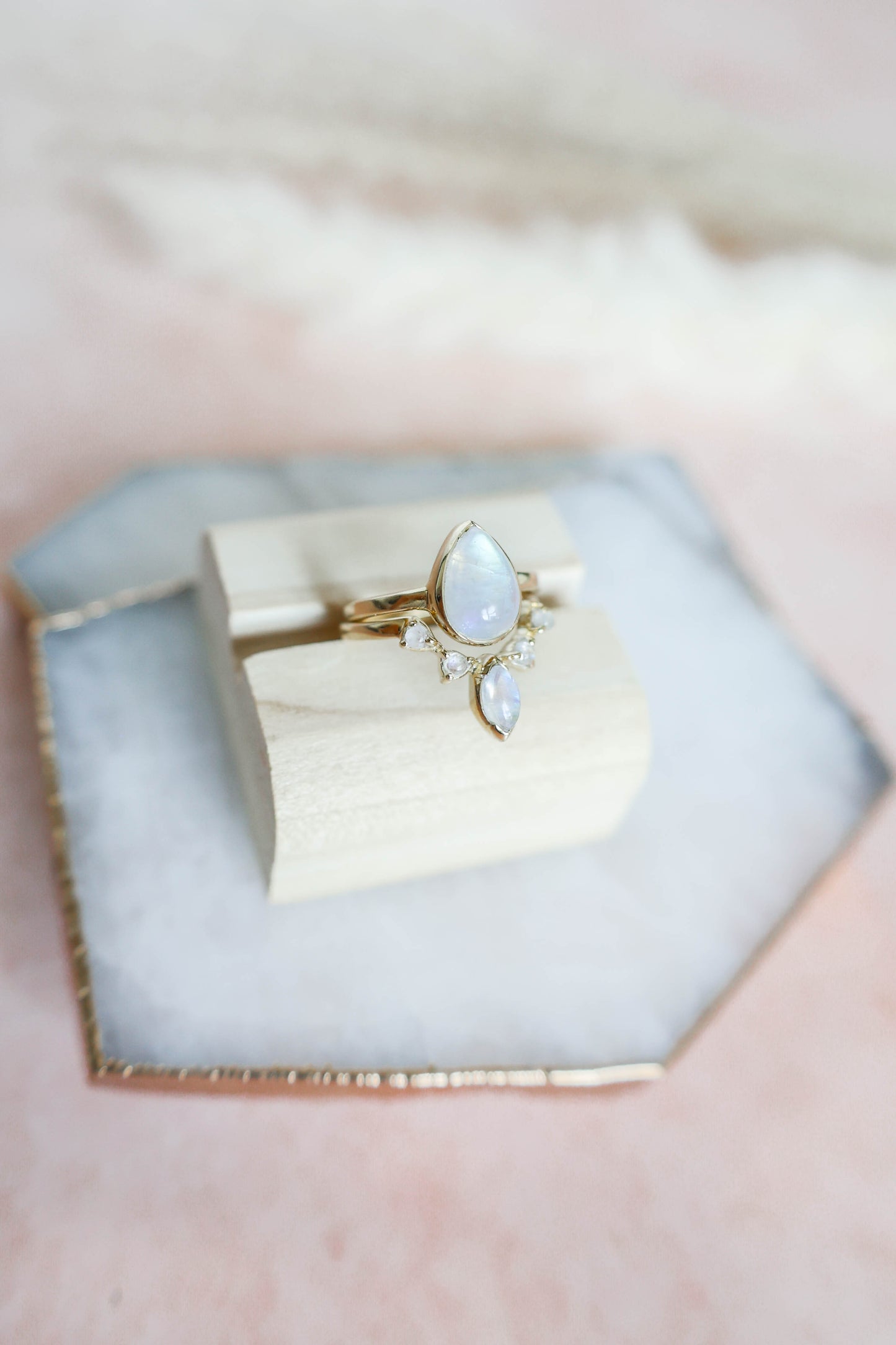Golden Set Moonstone - Gold