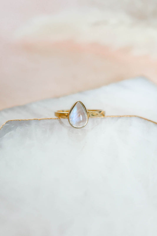 Mesa Ring Rainbow Moonstone - Gold