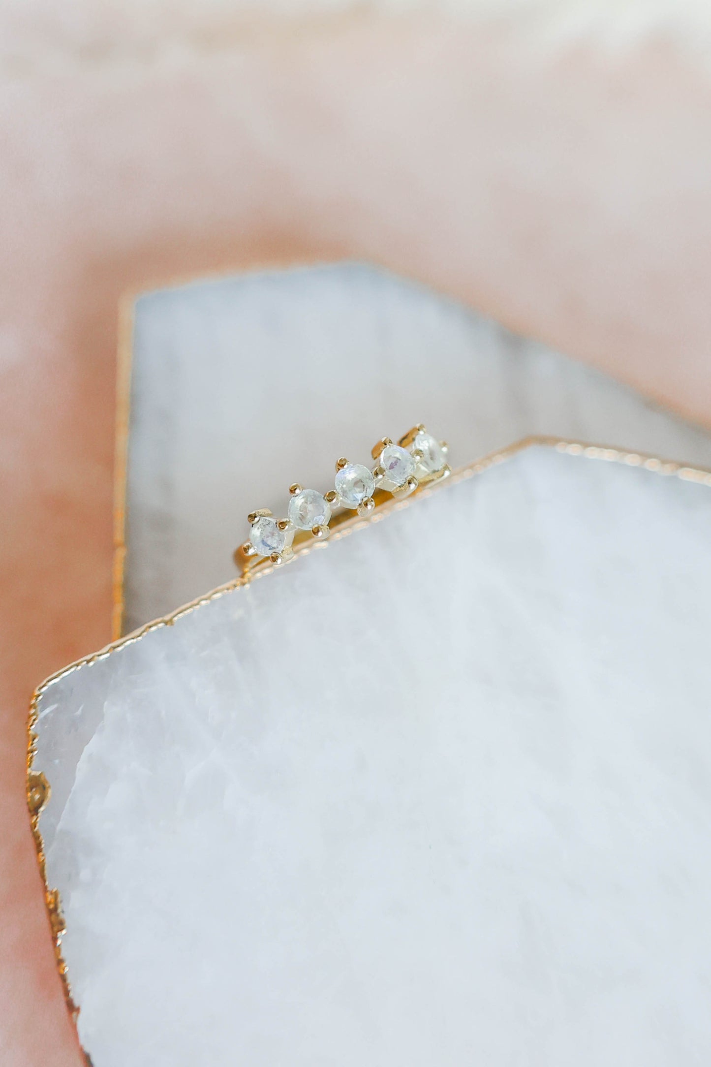 Sienna Ring Rainbow Moonstone - Gold