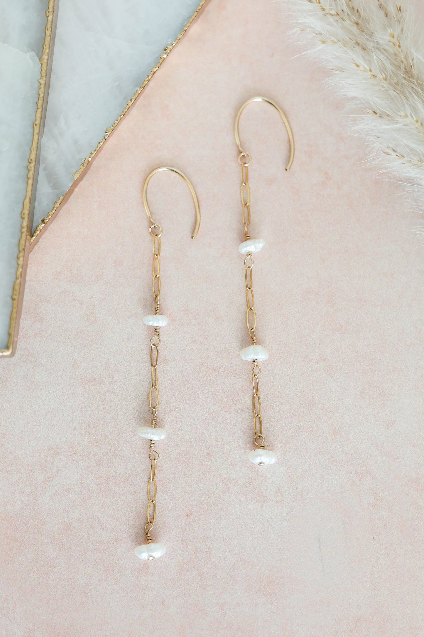 Ann Pearl Earrings