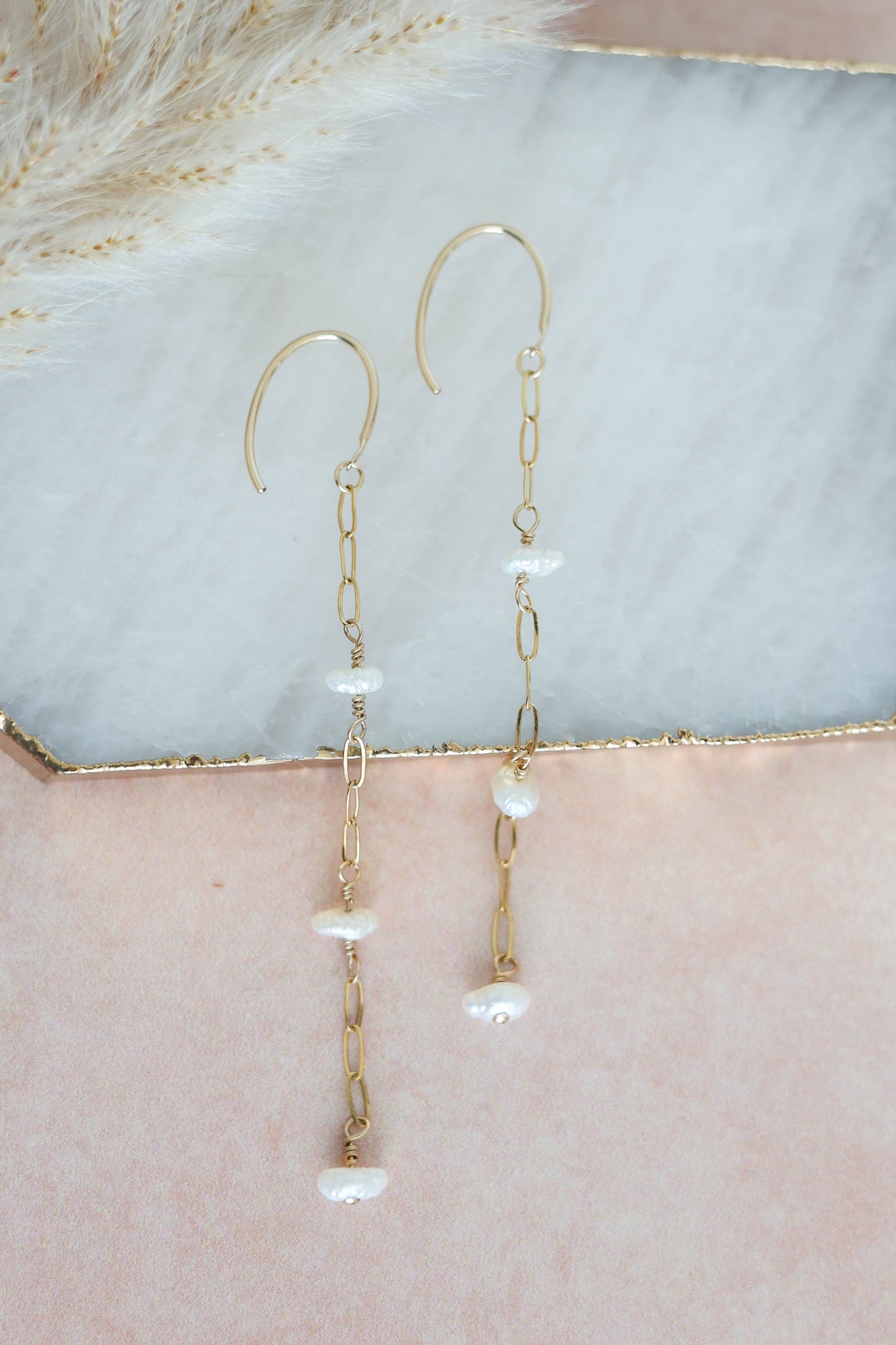 Ann Pearl Earrings