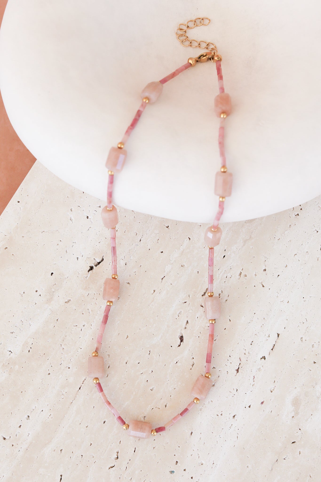 Lina Necklace - Pink