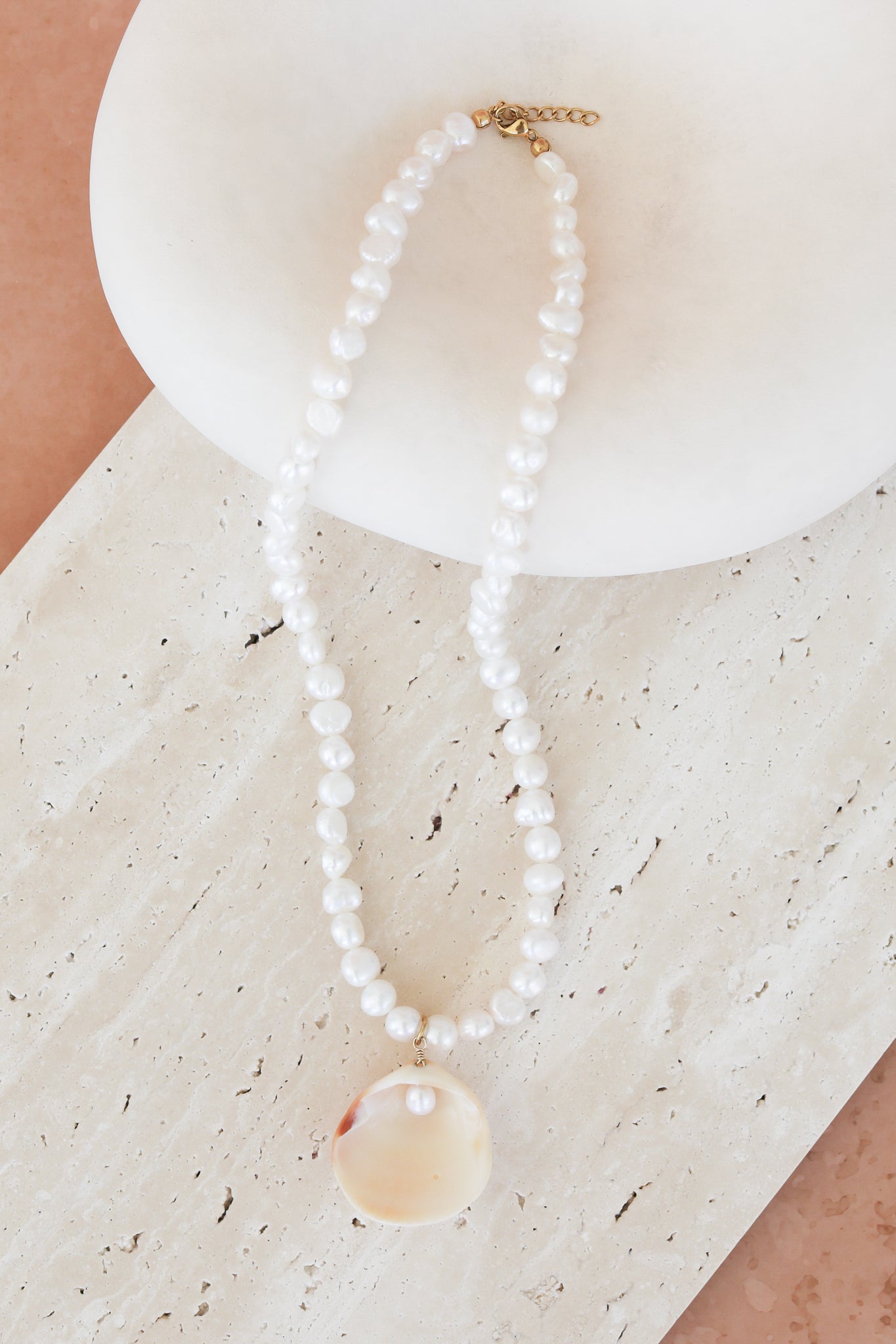 Birdie Necklace - Pearl
