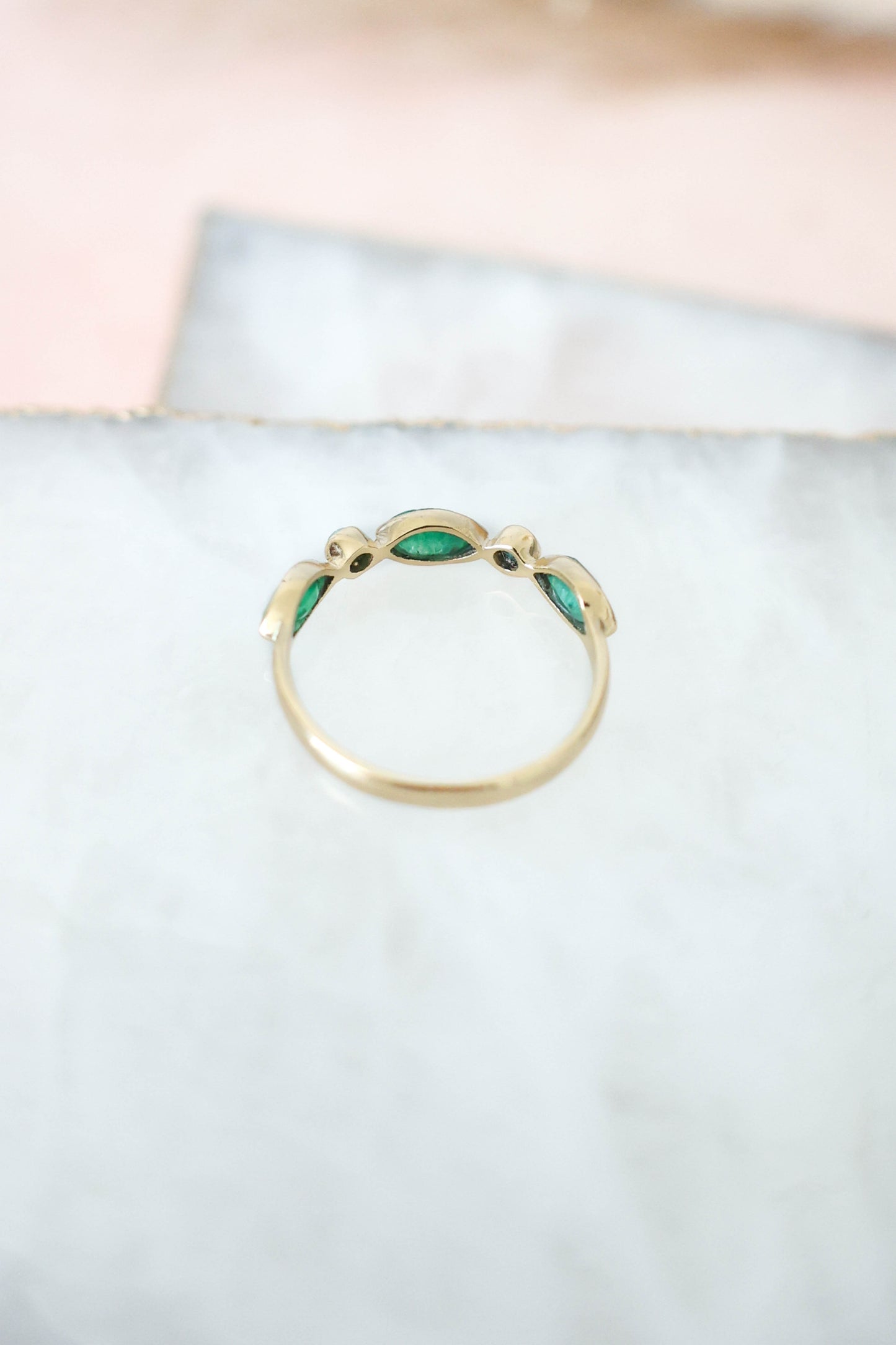 Olivia Ring Emerald - Gold