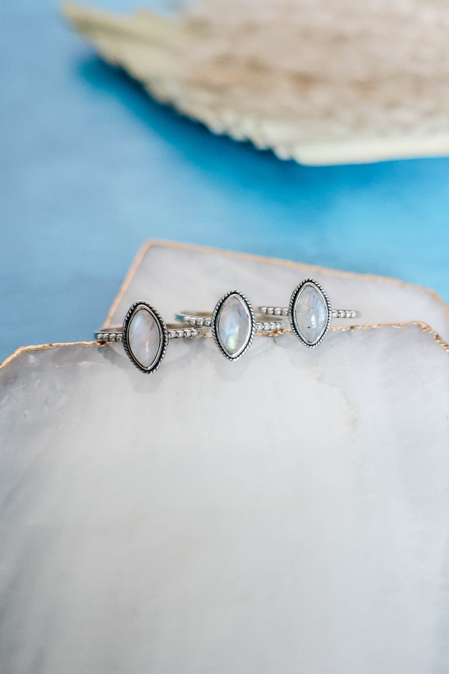 Sanora Ring Rainbow Moonstone - Silver