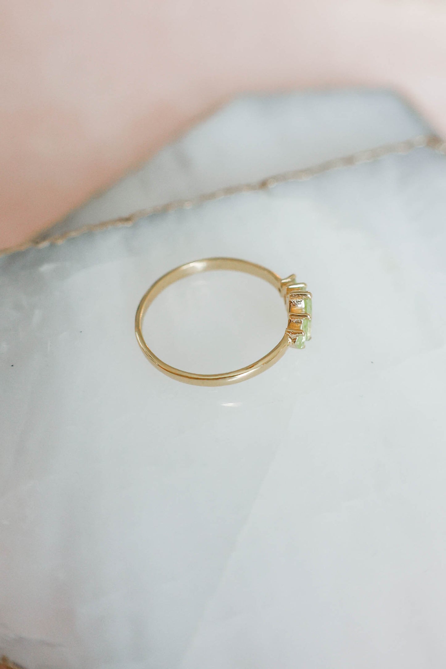 Vella Ring Peridot - Gold