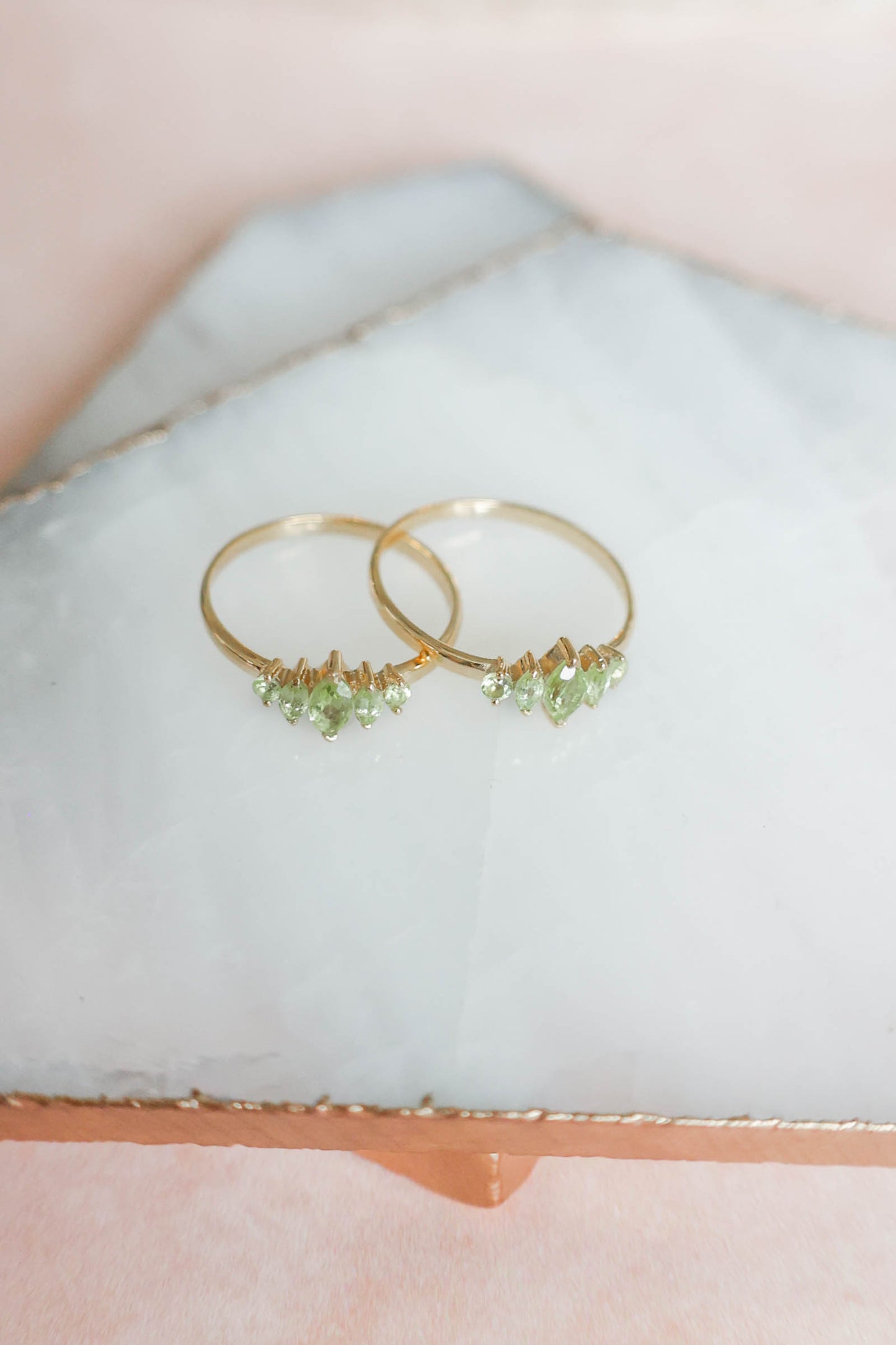 Vella Ring Peridot - Gold